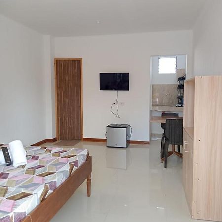 __Aplaridel Inn Suites__ Angeles Exteriör bild