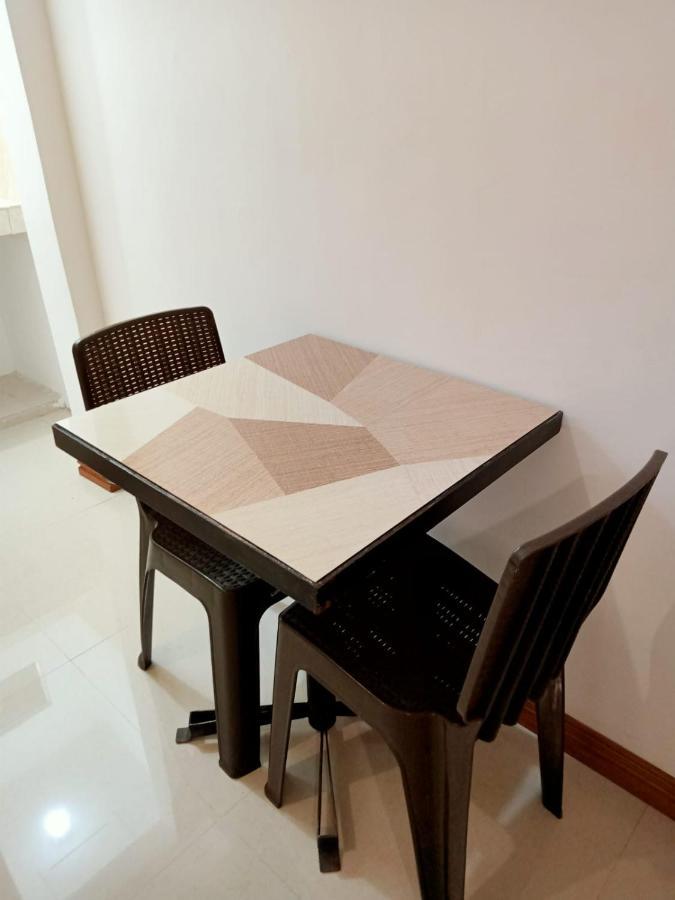 __Aplaridel Inn Suites__ Angeles Exteriör bild